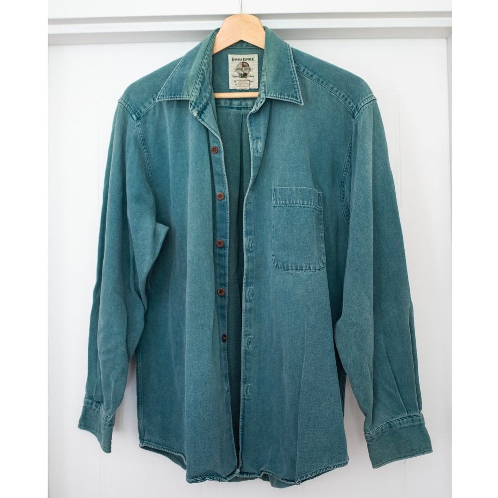 Vintage 100% cotton Banana Republic Adventure Outfitters Shirt.